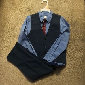 Boys 4 Piece Suit size 7